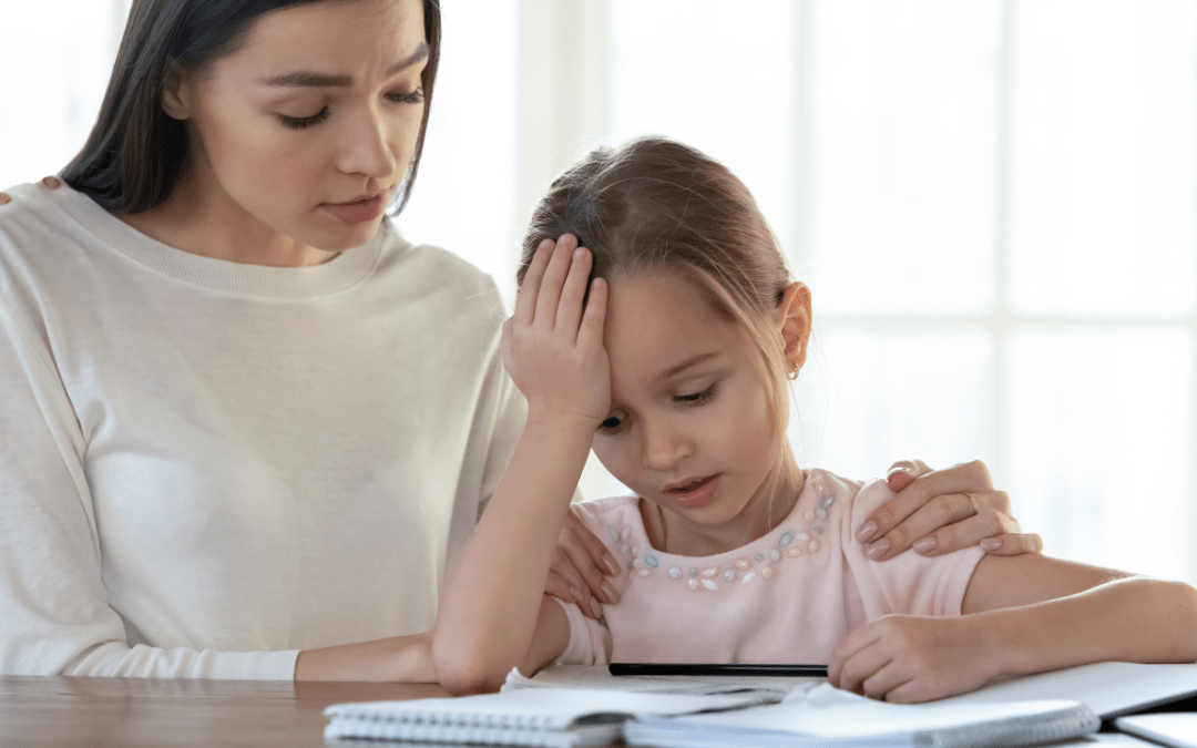 Mi hijo no avanza en la lectura: entender el proceso antes de sumar sesiones presenciales en Madrid