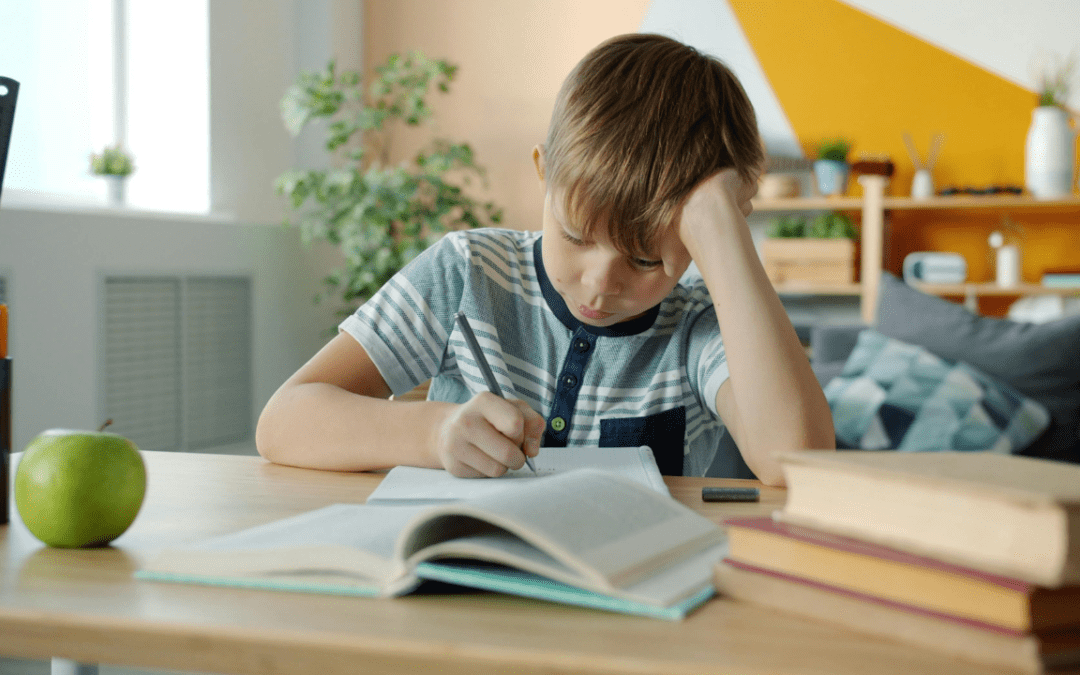Mi hijo no avanza en lectura: por qué ocurre y qué hacer